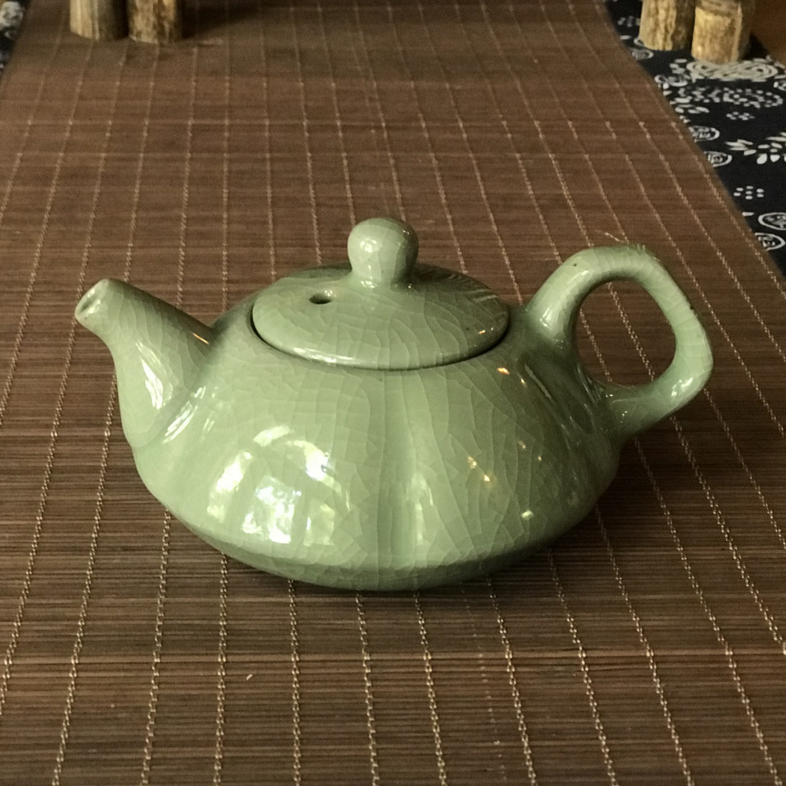 Чайник у формі квітки снігової сливи... Чайник у формі квітки снігової сливи...