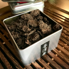 Чайні голови в жерстяній банці 2