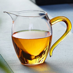 Чахля скляна з жовтою ручкою