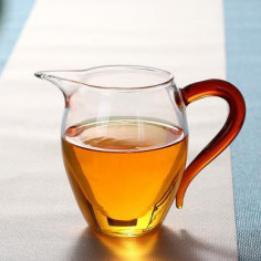 Чахля скляна з коричневою ручкою