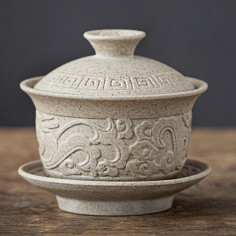 Глиняна гайвань із рельєфом