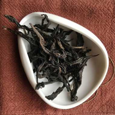 Нарцис з високих кущів Нарцис з високих кущів