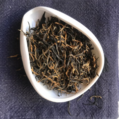 Золоті брови з медовим ароматом із Тунмуґуань