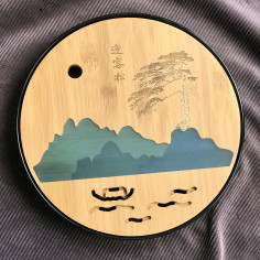 Сосна, яка зустрічає гостей...