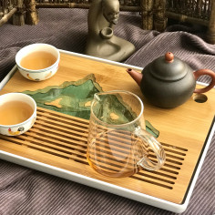 Далекі гори — прямокутна чабань з білою меламіновою основою. 2