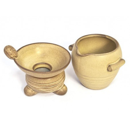 Світло-коричневе сито із підставкою