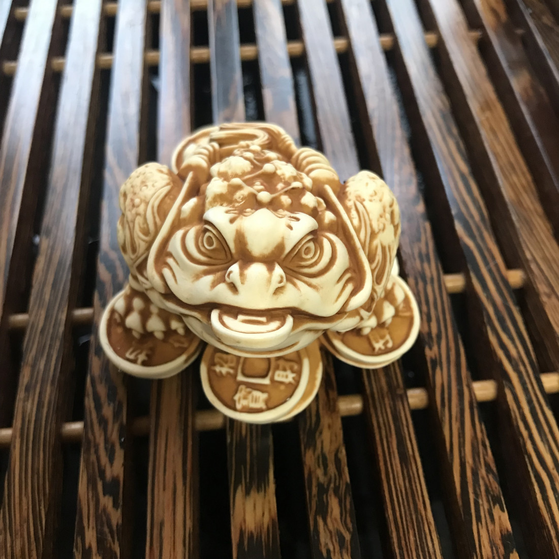 Нецке «Трилапа жаба» Нецке «Трилапа жаба»