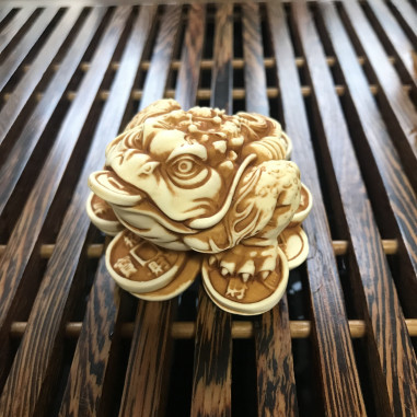 Нецке «Трилапа жаба» Нецке «Трилапа жаба»