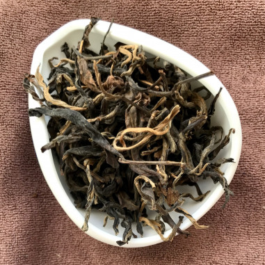 Червоний чай "Дяньхун з древніх дерев... Червоний чай "Дяньхун з древніх дерев...