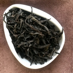 Великий червоний халат зі скелі Фоґо (слабообсмажений)