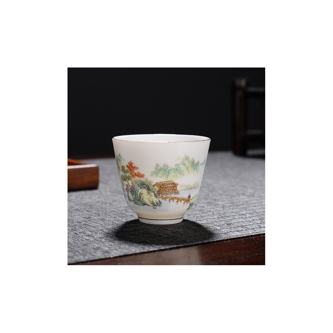 Чаша з пейзажем з фарфору кольору... Чаша з пейзажем з фарфору кольору...