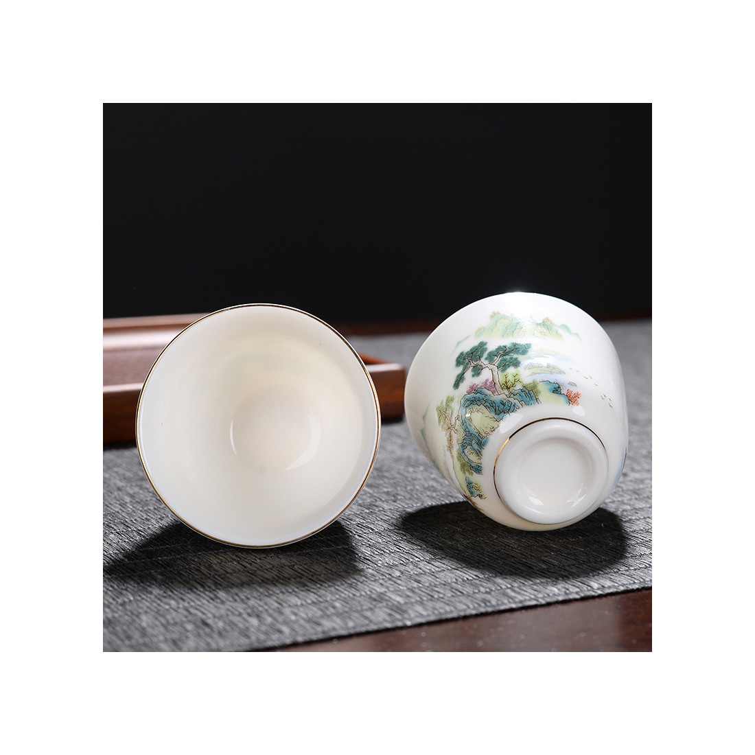 Чаша з пейзажем з фарфору кольору... Чаша з пейзажем з фарфору кольору...