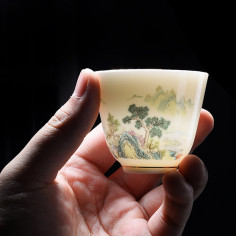 Чаша з пейзажем з фарфору...