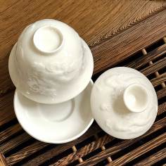 Рельєфна гайвань із драконами (молочного кольору) 2