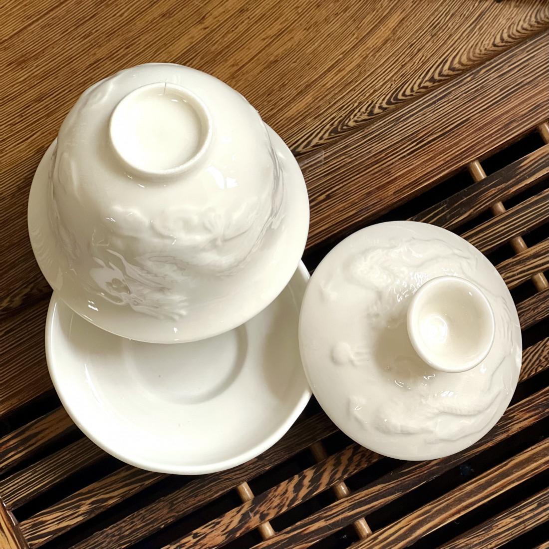 Рельєфна гайвань з драконами... Рельєфна гайвань з драконами...