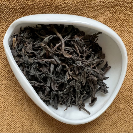 Великий червоний халат зі скелі Міто (слабообсмажений)