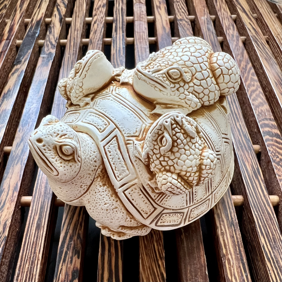 Нецке «Жаби та черепаха» Нецке «Жаби та черепаха»