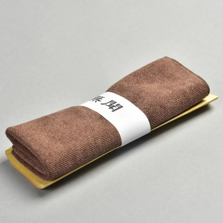 Чахє з коричневим рушником