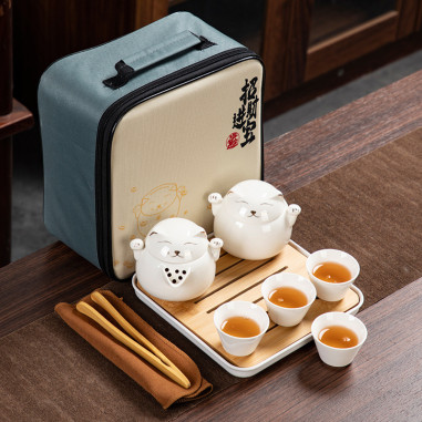 Набір для подорожей з Манекі-неко, білий