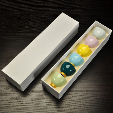 Набір із шести різнокольорових чаш