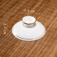 Кришка від гайвані кольору...