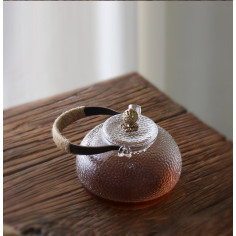 Скляний чайник із золотою намистинкою 2