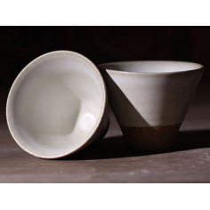 Трикутна чаша кольору білого місяця, 50 мл