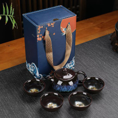 Космос — малий набір посуду в подарунковій коробці