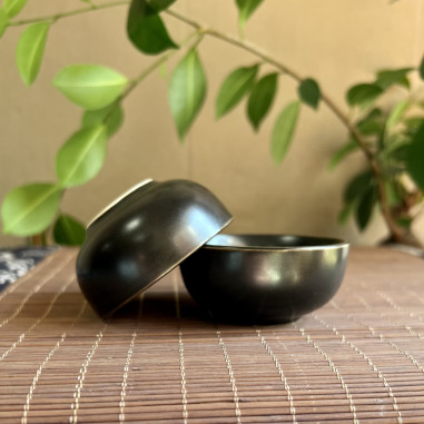 Чаша з чорного дін'яо