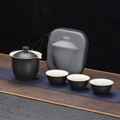 Чорний чайний набір для подорожей