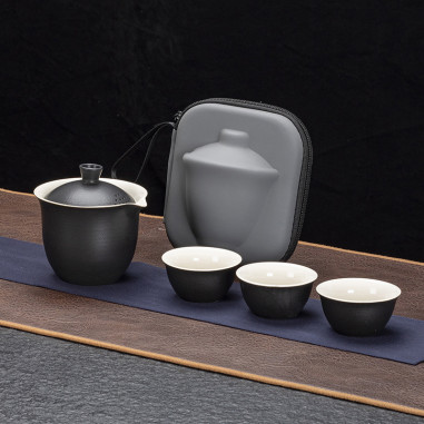 Чорний чайний набір для подорожей