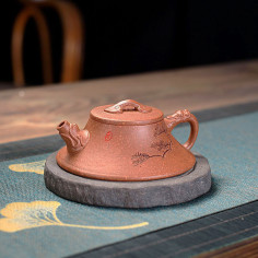 «Слухаючи вітер» — чайник з їсінської глини