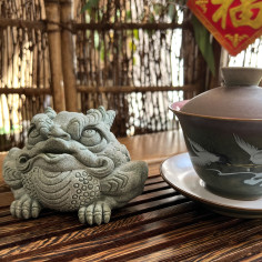 Трилапа жаба — велика статуетка з пісковика 2