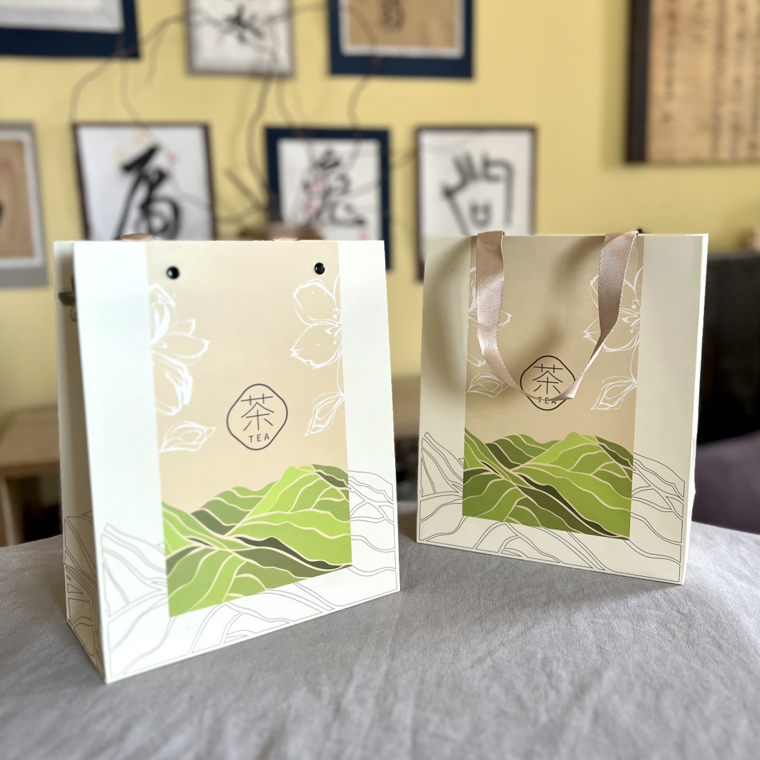 Набір у подарунковому пакеті: кружка... Набір у подарунковому пакеті: кружка...