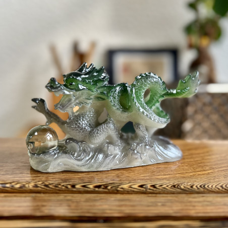 Дракон із перлиною (зелений)