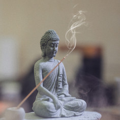 Будда — статуетка із пісковика 2