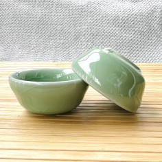 Чаша з ґеяо кольору зеленої...