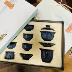 Набір керамічного посуду з...