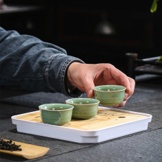 Маленька чабань з білою... 2