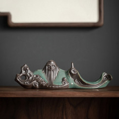 Лао Цзи — велика статуетка...