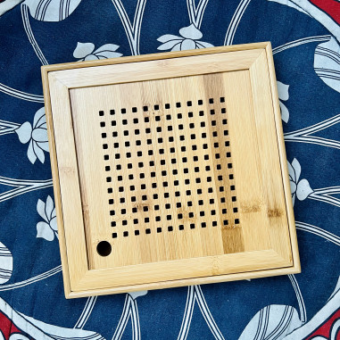 Маленька квадратна чабань із бамбука