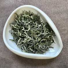 Зелений чай "Ворсисті піки...