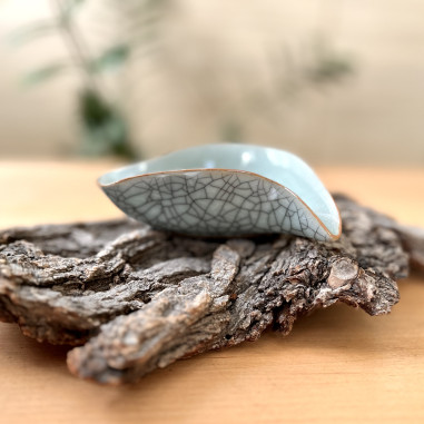 Чахе у вигляді листа з ґеяо з прожилками