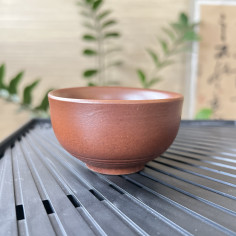 Глиняна чаша з глазур'ю