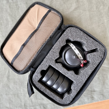 РОЗПРОДАЖ: Набір посуду з чорного...