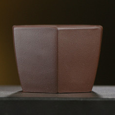 Шестигранна чаша із...