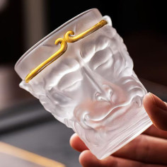 Крупна чаша з кришталю... 2