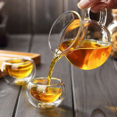 Скляний чахай у формі глека Скляний чахай у формі глека