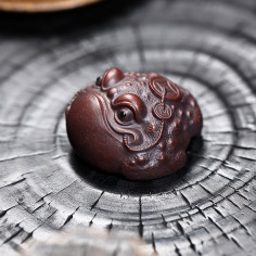 Чайна статуетка з їсінської...