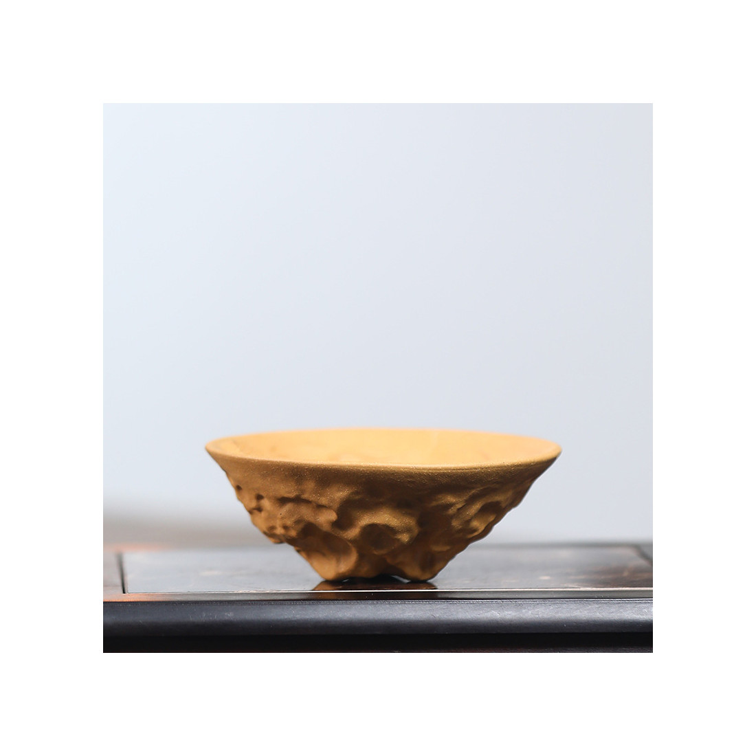 Чаша із їсінської глини з драконом на... Чаша із їсінської глини з драконом на...